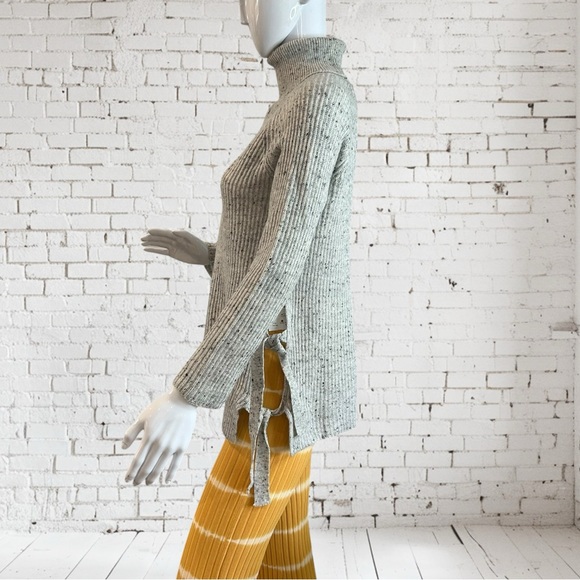 Vintage Andrea JovineSide Tie Turtle Neck Sweater - Picture 3 of 9